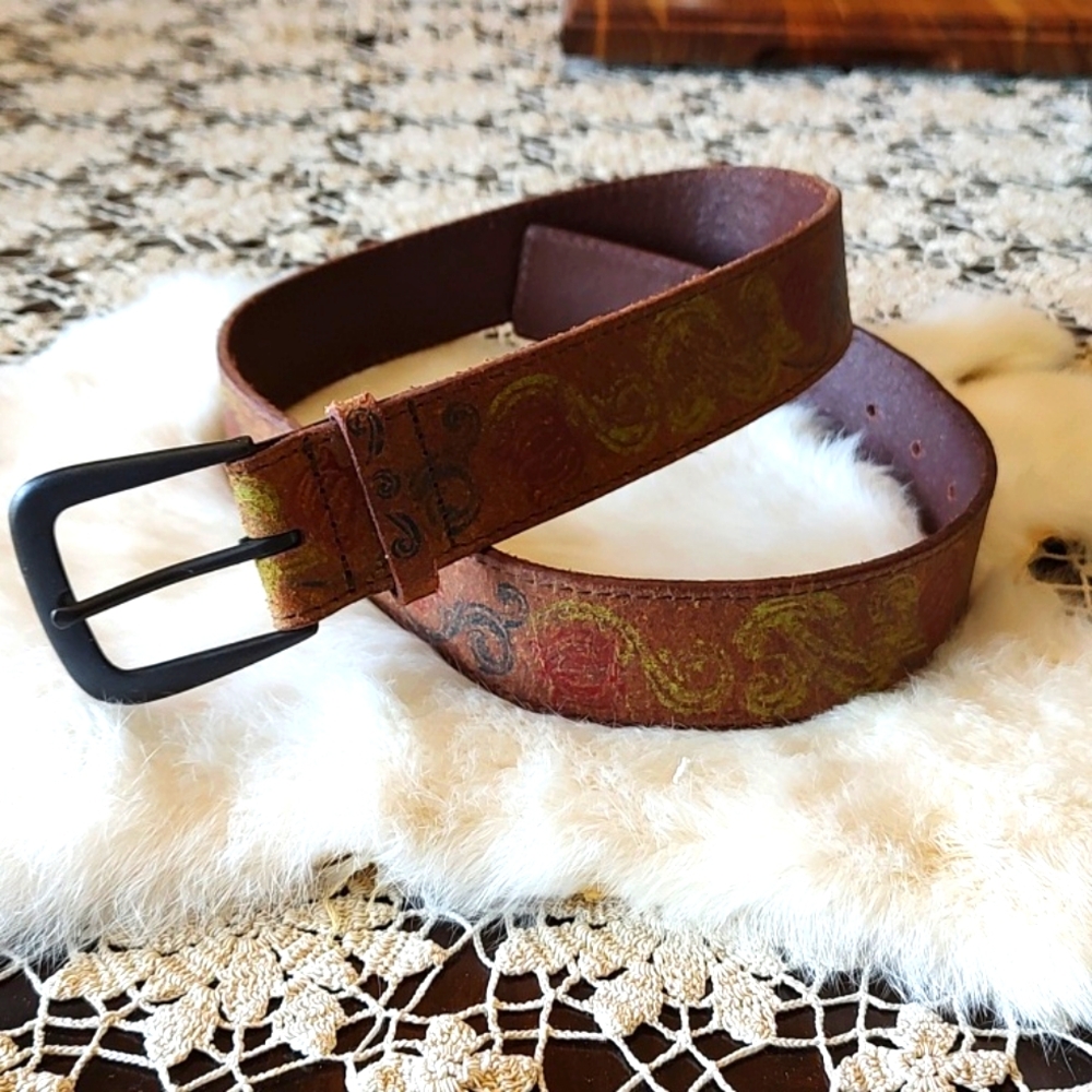 Leather Floral Western Bohemian Santa Fe Chic Cowgirl Belt. SZ: 8/10 Medium